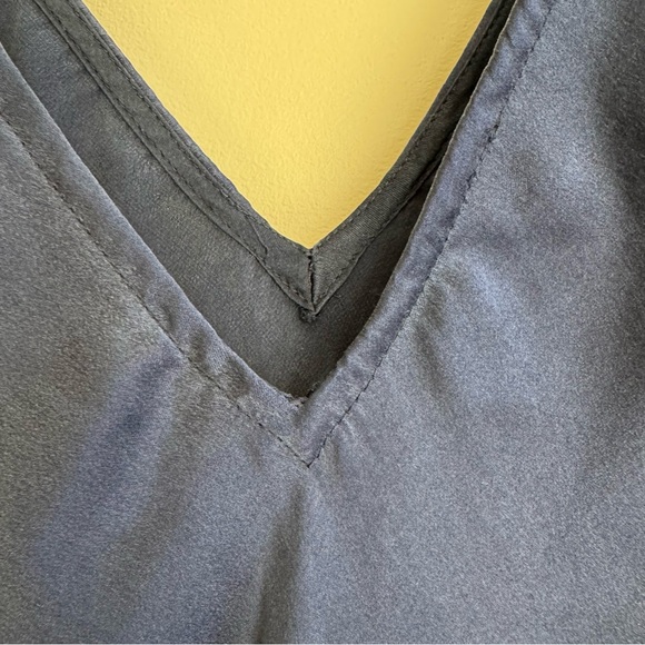 J.CREW The 2003 Washed Silk V-Neck Tank Bias Cut size 2 - Picture 3 of 11